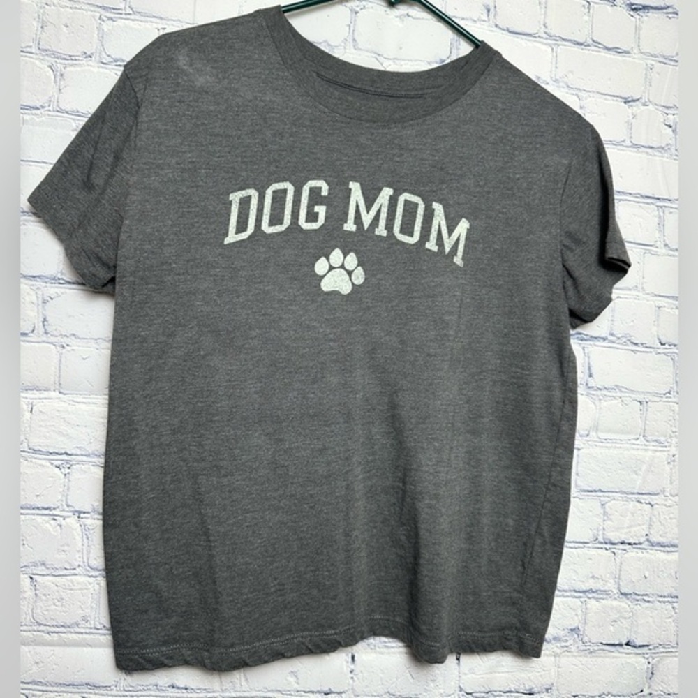 DOG MOM gray T-shirt